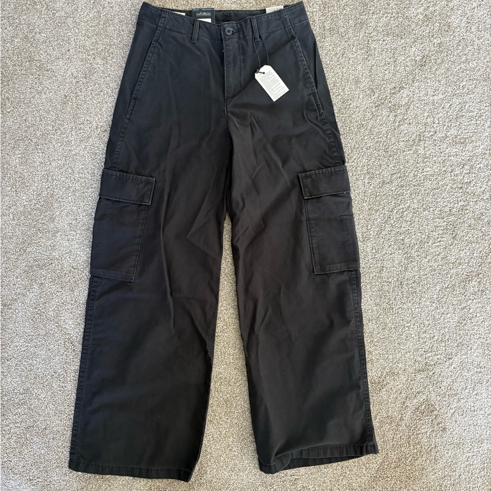 NWT Women’s Levi’s 94 Baggy Cargos